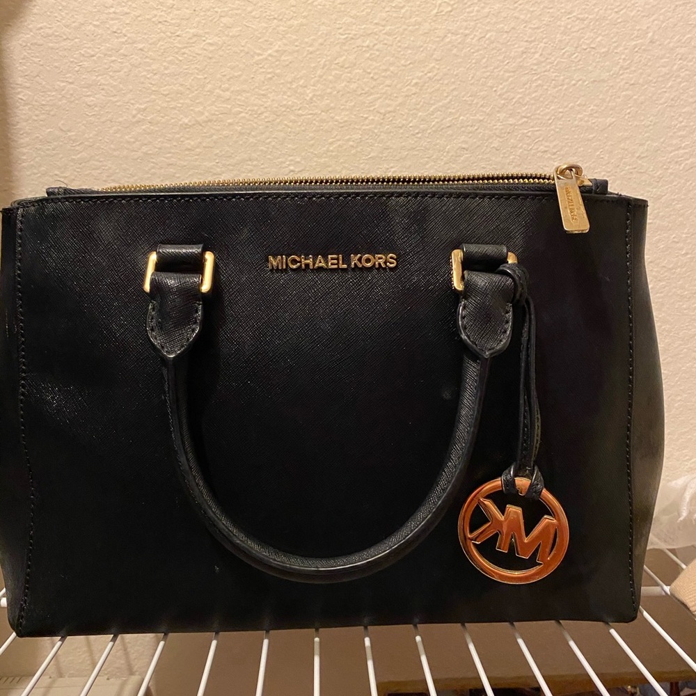 Micheal Kors black medium crossbody